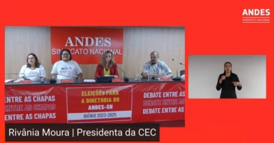 A presidente do Andes-SN e da Comissão Eleitoral Central, Rivânia Moura, na abertura do debate