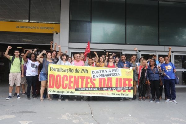 Protestos contra PEC da Previdência acontecem em mais de 120 cidades do país