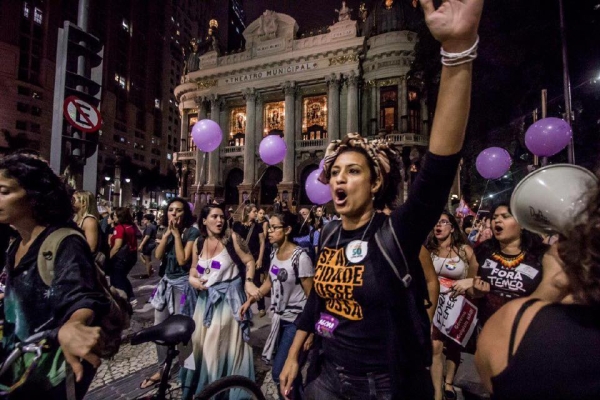 Inspiradas pelas argentinas, mulheres convocam ato pela legalização do aborto no Brasil