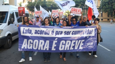 Ato unificado em Niterói reforça cobra cumprimento de acordos de greve