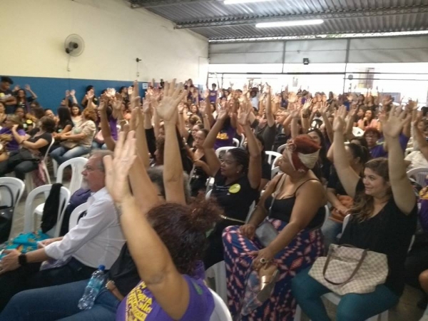 Educação Municipal de Niterói começa greve amanhã (15)
