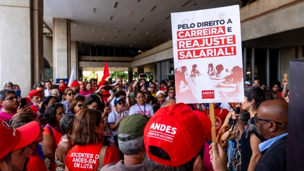 Manifestação da campanha salarial em Brasília, no final de 2023, durante rodada da Mesa de Negociação com o Ministério da Gestão