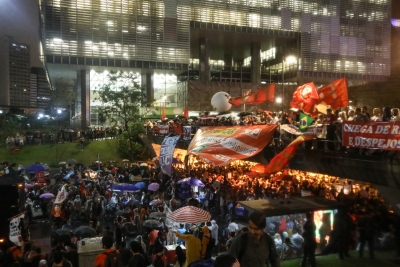Final da manifestação conjunta no Rio, em frente à Petrobrás