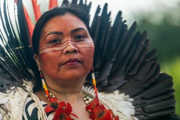 Projetos que &#039;matam&#039; a terra miram exterminar povos originários, afirma líder e professora indígena