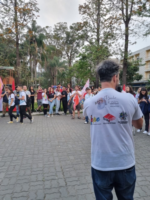 Friburgo foi às ruas contra os cortes em educação: derrotar Bolsonaro nas ruas e nas urnas