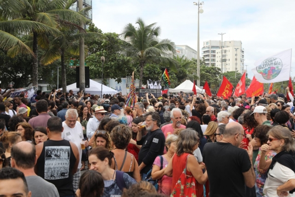 Ato em Ipanema, na Zona Sul do Rio, no domingo (26)