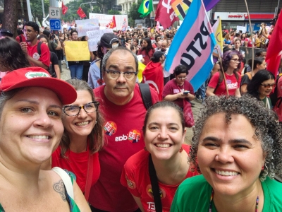 Ato no Centro do Rio reúne milhares em defesa da Educação pública, da democracia e da soberania nacional