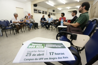 Assembleia descentralizada reuniu docentes da UFF em Pádua, Volta Redonda, Angra e Campos na quarta (25)