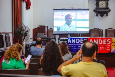 Andes-SN lança documentário em defesa da educação pública