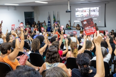 Assembleia na UFF aprova indicativo do Congresso do Andes-SN de construção de greve docente no 1° semestre de 2024