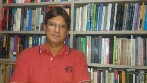 O professor Carlos Zacarias, da Universidade Federal da Bahia