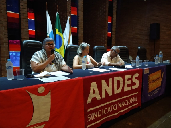 Encontro da Regional RJ do Andes-SN reforçou luta coletiva contra política de ajuste fiscal