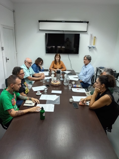 Aduff abre canal de diálogo com reitoria eleita, que se compromete a criar GT para reparação das cotas raciais docentes