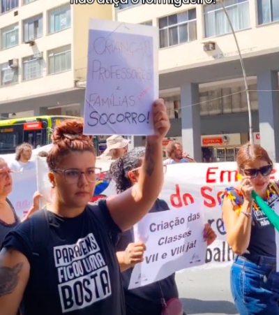 Profissionais da rede municipal vão às ruas de Niterói e pedem apoio da população à Educação