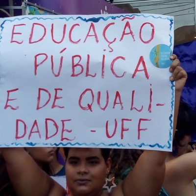 Manifestação em Campos teve participação majoritária de estudantes