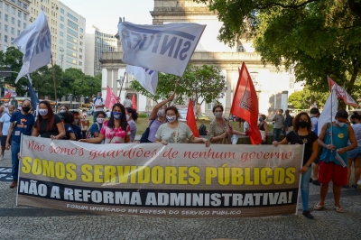 Ato em defesa dos serviços públicos, contra a reforma administrativa e as privatizações marca dia do servidor no Rio