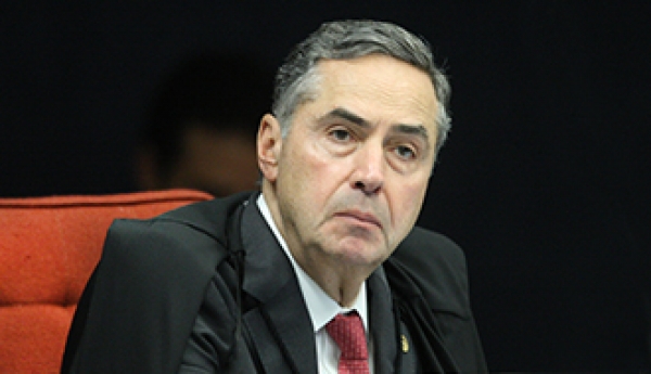 O ministro do STF, Luís Carlos Barroso, que é relator das ações: posição contrária aos servidores