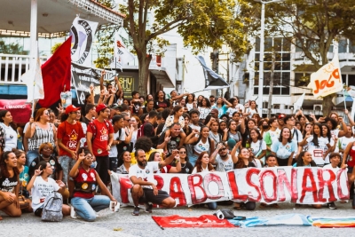 Estudantes da UFF de Rio das Ostras se somaram ao ato de Cabo Frio
