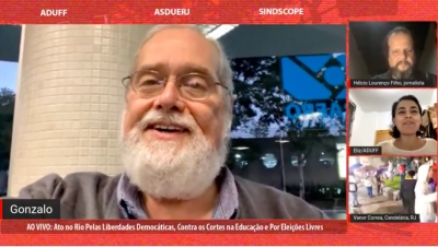 O sanitarista Gonzalo Vecina, na cobertura ao vivo do ato