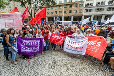 Articulação e unidade de servidores públicos garante ato cheio no Rio, em dia de mobilização com paralisações