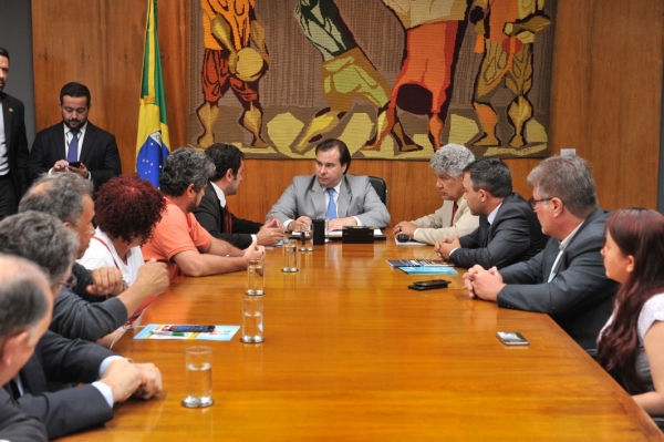 Representantes dos servidores na reunião com Rodrigo Mais, após o ato em Brasília