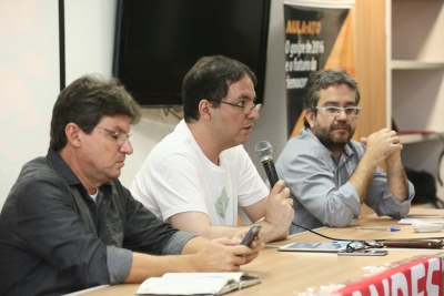 &quot;É preciso reverter a decisão arbitrária de suspender um curso universitário”, disse Luís Felipe Miguel em evento na UFF