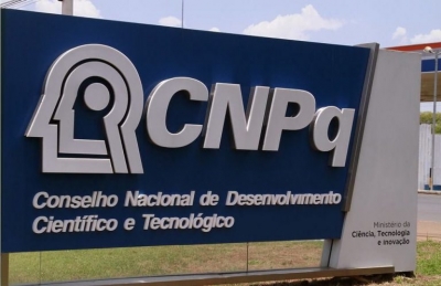 Bolsonaro exonera o presidente do CNpq