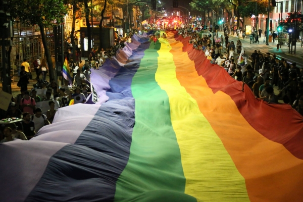 Manifestantes tomam as ruas do Rio de Janeiro contra &quot;cura gay&quot;