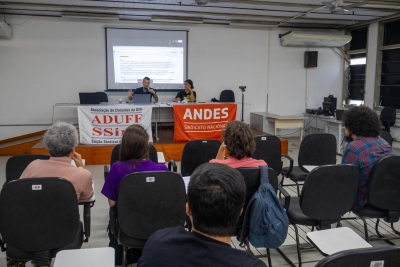 Assembleia da Aduff define posição favorável à participação do Andes-SN no Fórum Nacional de Educação