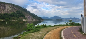 Lagoa de Piratininga, na Região Oceânica de Niterói, uma das áreas que poderá receber espigões caso o projeto seja aprovado