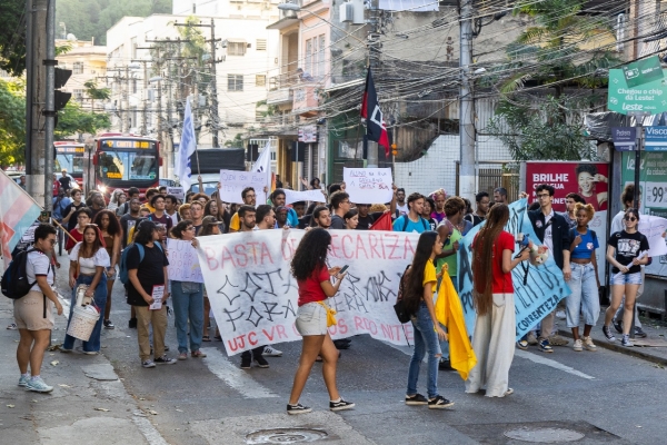 Passeata nas ruas de Niterói, no dia 18 de junho