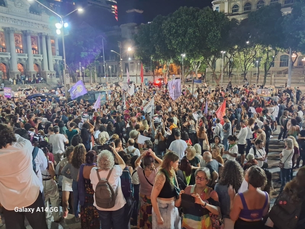 Manifestação na Cinelândia, na quinta-feira, dia 13 de junho de 2024, contra o projeto que equipara o aborto a homicídio 